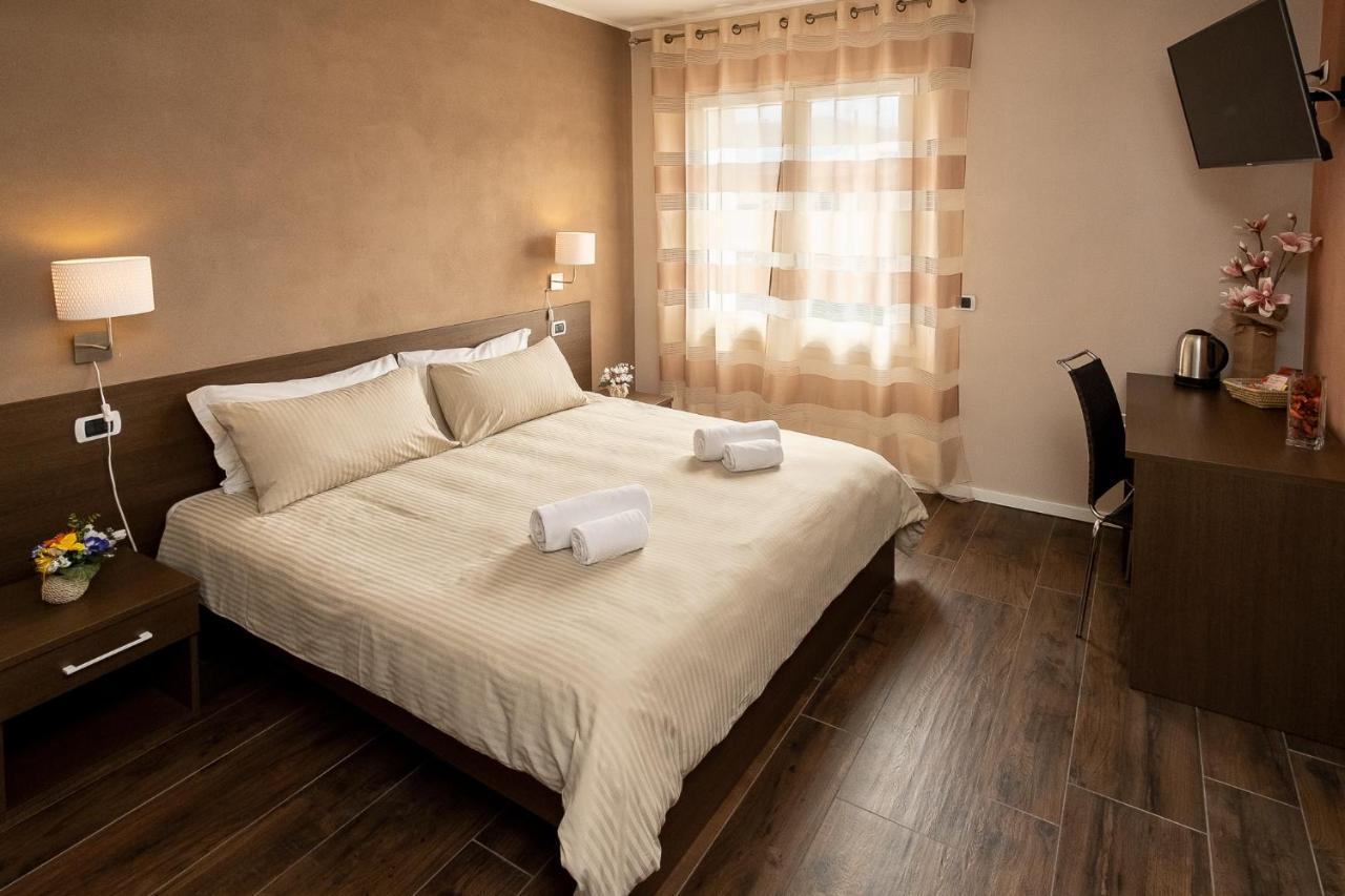 The White Building - Rooms Costermano Buitenkant foto